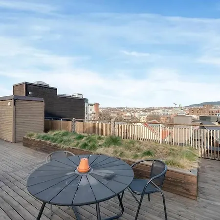 Апартаменты Cozy And Modern In The Heart Of *